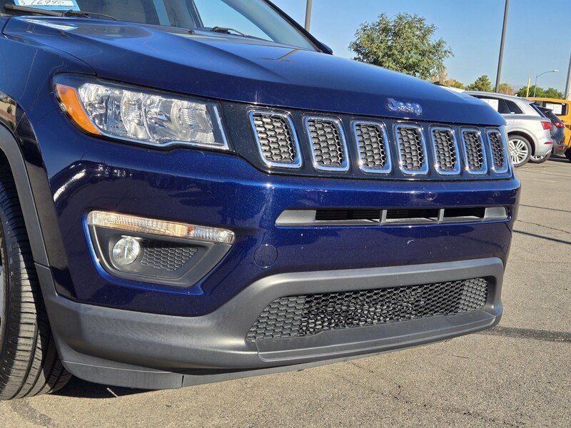 Used 2018 Jeep Compass Latitude w/ Popular Equipment Group AWD/4WD image 9