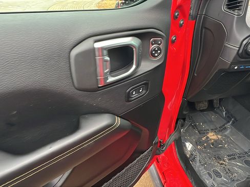 Used 2025 Jeep Wrangler Backcountry image 14