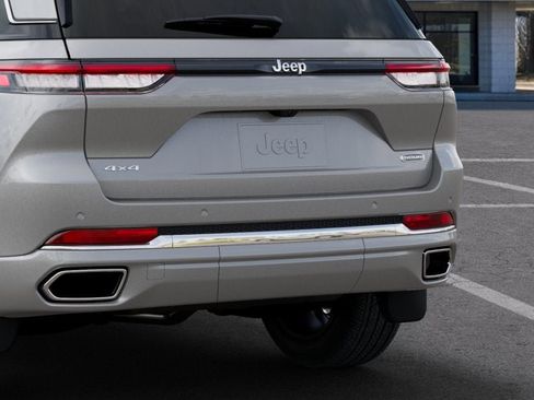 New 2025 Jeep Grand Cherokee Overland w/ Adv Protech Group III AWD/4WD image 35