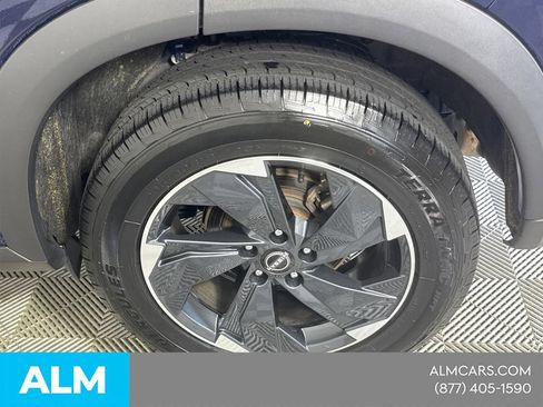 Used 2025 Nissan Rogue SV FWD image 23