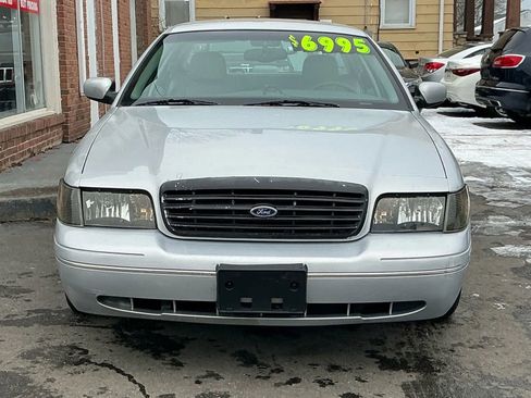 Used 2003 Ford Crown Victoria LX image 2