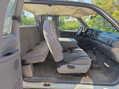 Used 1998 Dodge Ram 2500 Truck 2WD Quad Cab image 16