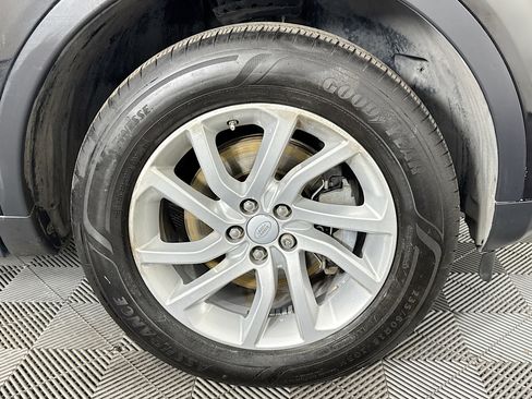 Used 2019 Land Rover Discovery Sport HSE image 31