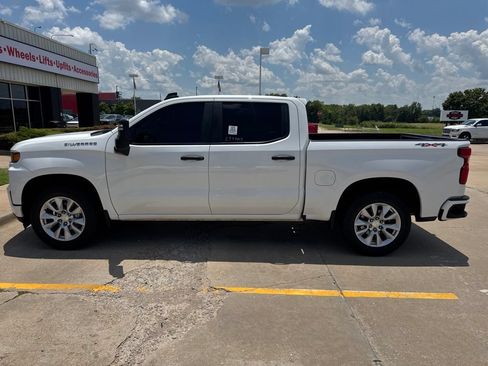 Used 2021 Chevrolet Silverado 1500 Custom w/ Custom Max Trailering Package AWD/4WD image 3