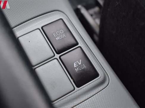 Used 2013 Toyota Prius C Two image 21