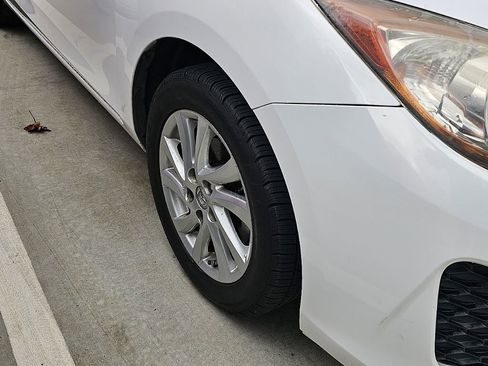 Used 2012 MAZDA MAZDA3 i Touring FWD image 5