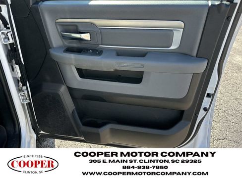 Used 2020 RAM 1500 Classic SLT image 14