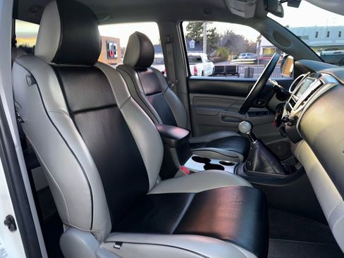 Used 2015 Toyota Tacoma 4x4 Double Cab image 40