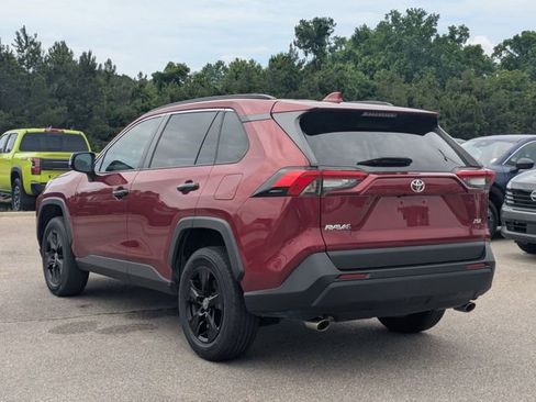 Used 2022 Toyota RAV4 XLE FWD image 5