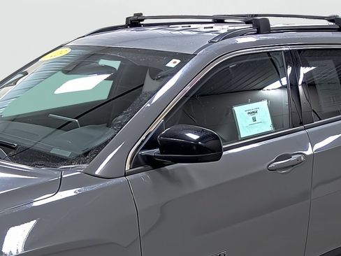 Used 2023 Jeep Compass Latitude w/ Convenience Group AWD/4WD image 8