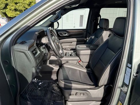 Used 2024 Chevrolet Suburban Premier image 16