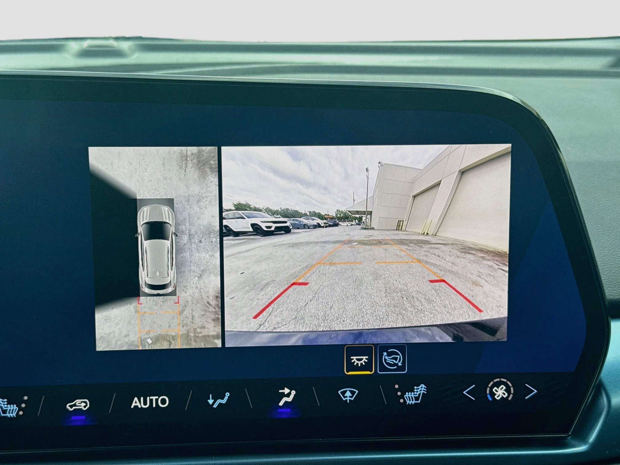 Used 2024 Chevrolet Equinox EV LT FWD image 14
