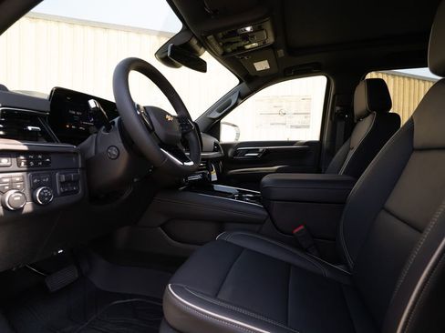 New 2025 Chevrolet Suburban Premier w/ Sun And Tow Package image 12