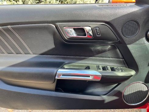 Used 2016 Ford Mustang Premium image 6