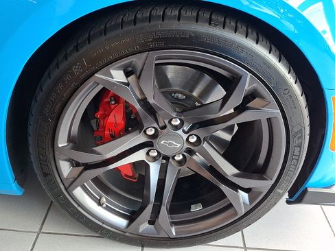Used 2022 Chevrolet Camaro SS RWD image 7