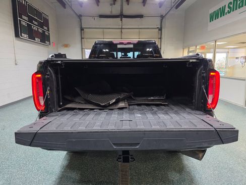 Used 2021 GMC Sierra 2500 Denali w/ Denali Black Diamond Edition image 15