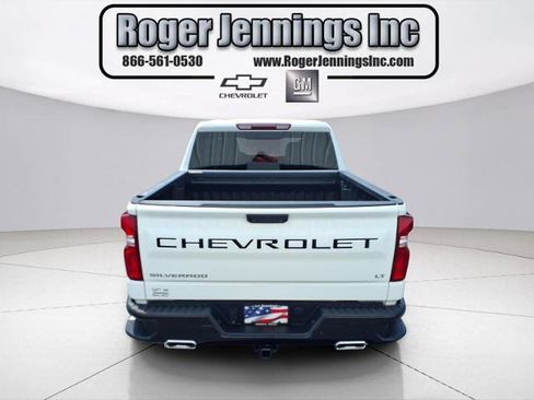 Used 2025 Chevrolet Silverado 1500 LT Trail Boss w/ Convenience Package II AWD/4WD image 4