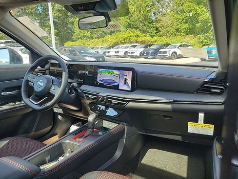 New 2025 Nissan Kicks SR w/ SR Premium Package image 31