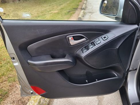 Used 2011 Hyundai Tucson GLS image 23