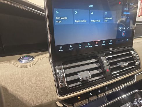 Used 2022 Lincoln Navigator L Reserve image 21