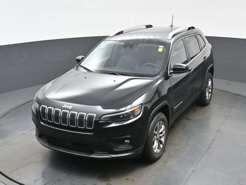 Used 2021 Jeep Cherokee Latitude Lux w/ Mopar Interior Package image 32