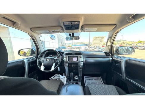 Used 2018 Toyota 4Runner SR5 AWD/4WD image 15