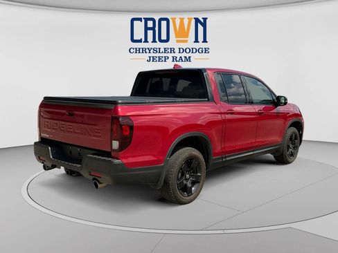 Used 2025 Honda Ridgeline Black Edition image 3