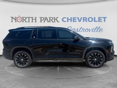 Certified 2026 Chevrolet Traverse LT w/ Sun and Wheel Package AWD/4WD image 1