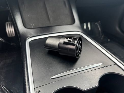 Used 2022 Tesla Model 3 Performance image 33