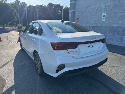 Used 2024 Kia Forte LXS w/ LXS Technology Package FWD image 5
