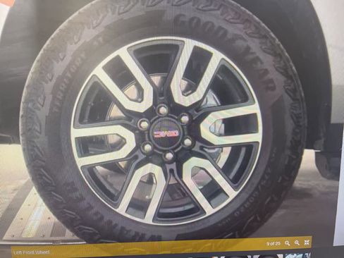 Used 2024 GMC Yukon AT4 w/ Technology Package image 8