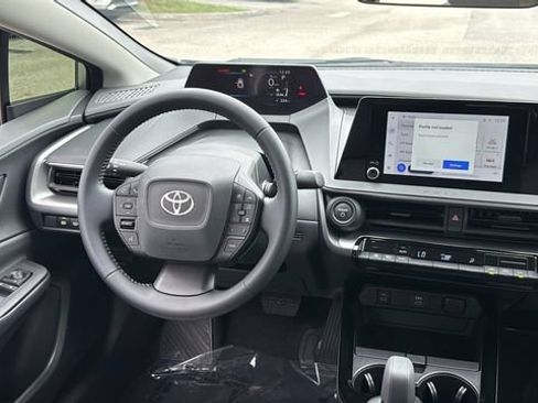 Used 2023 Toyota Prius LE FWD image 14