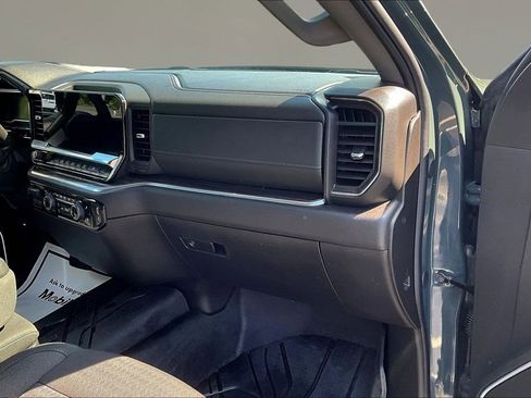 Used 2025 Chevrolet Silverado 1500 LT AWD/4WD image 24