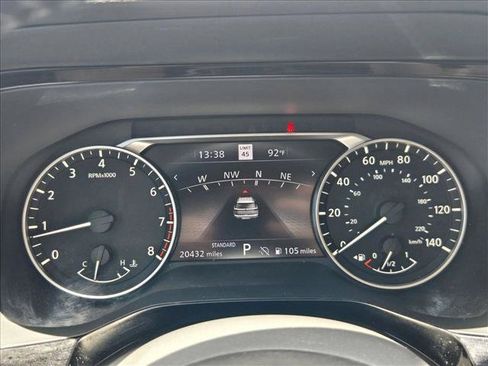 Used 2022 Nissan Pathfinder SL FWD image 13