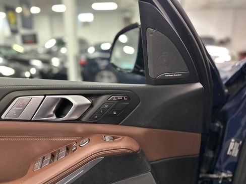 Used 2021 BMW X7 xDrive40i w/ Premium Package 2 image 14