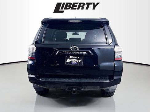 Used 2017 Toyota 4Runner SR5 image 6