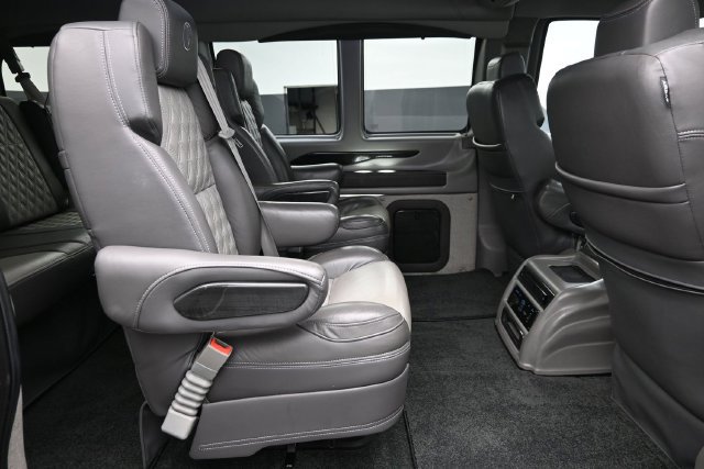 Used 2022 GMC Savana 2500 w/ Enhanced Convenience Package RWD image 18