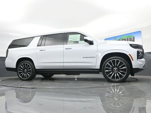 New 2026 Chevrolet Suburban High Country AWD/4WD image 24