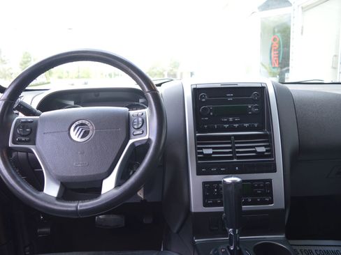 Used 2007 Mercury Mountaineer AWD image 32