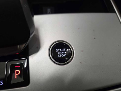 New 2026 Land Rover Range Rover SE image 33