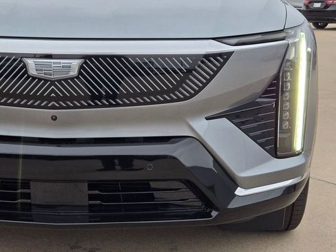 New 2026 Cadillac Optiq Luxury 1 image 6