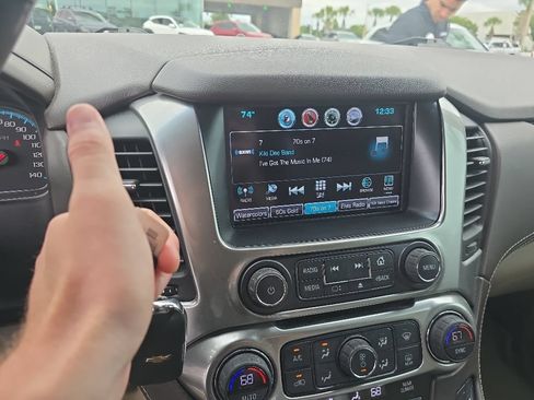 Used 2017 Chevrolet Tahoe LT w/ LT Signature Package RWD image 2