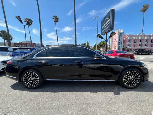 Used 2024 Mercedes-Benz S 580e 4MATIC Sedan image 4