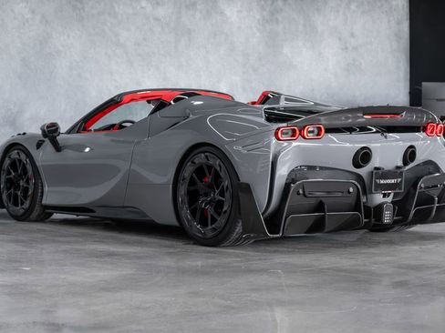 Used 2022 Ferrari SF90 Spider AWD/4WD image 17