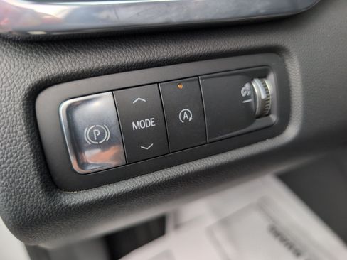 Used 2025 GMC Acadia Elevation FWD image 22