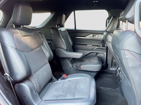 Used 2025 Ford Explorer ST AWD/4WD image 29