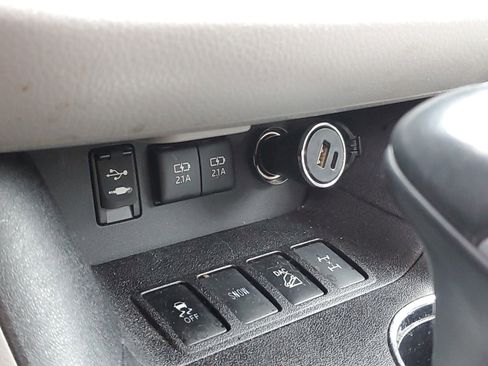 Used 2018 Toyota Highlander XLE image 24