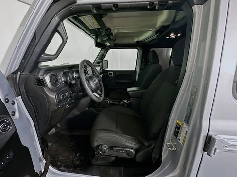 Used 2023 Jeep Wrangler Unlimited w/ Cold Weather Group AWD/4WD image 13