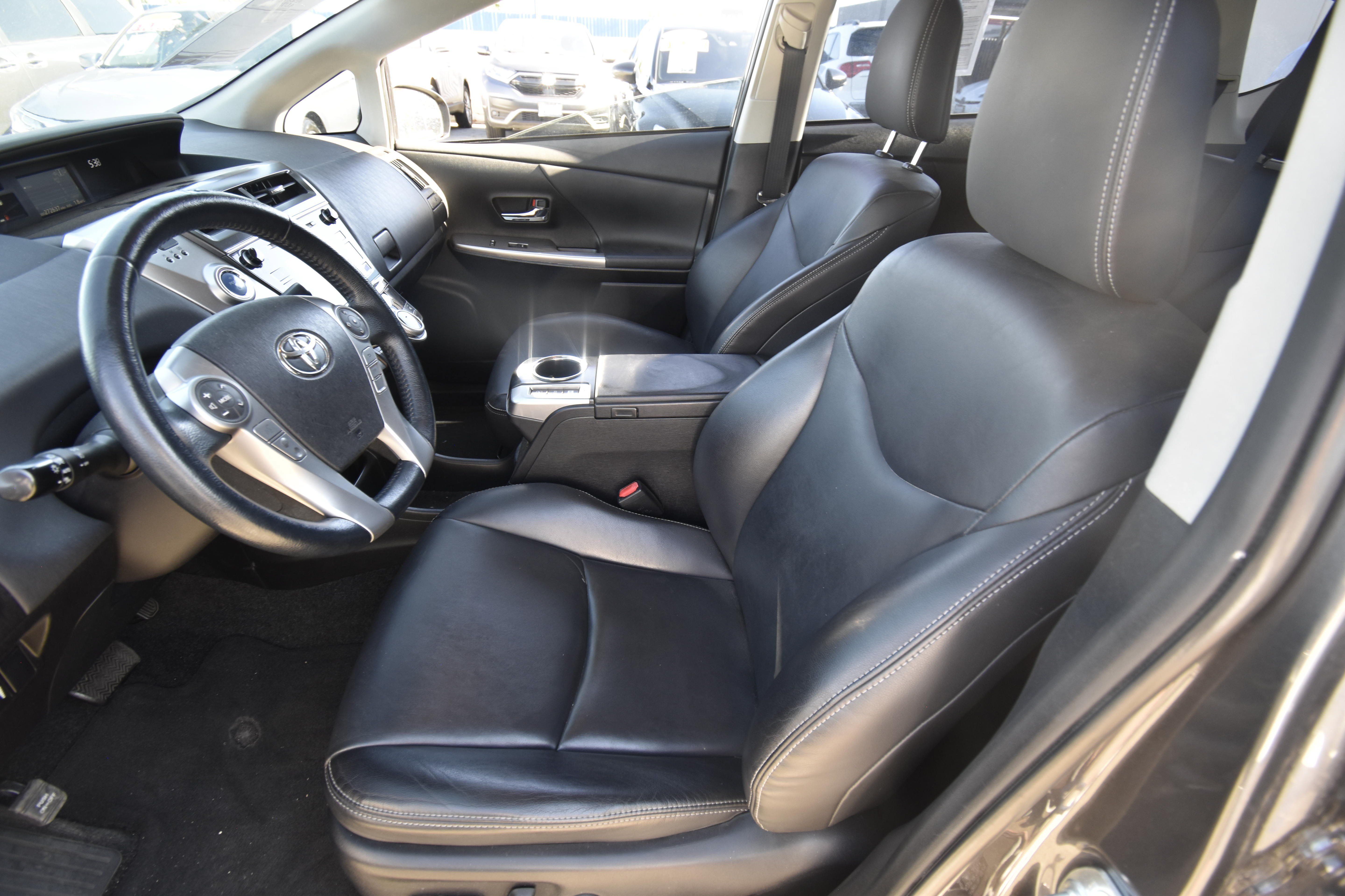 Used 2015 Toyota Prius V Five FWD image 7