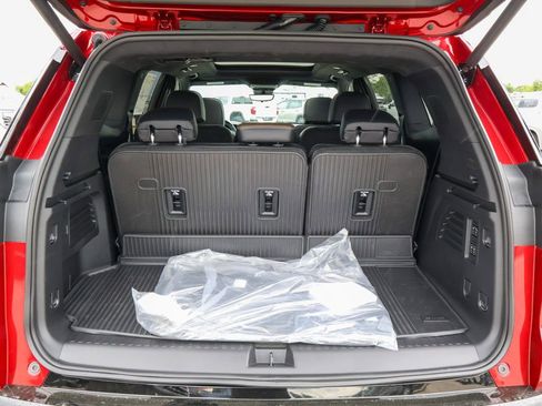 New 2026 GMC Acadia Denali Ultimate w/ LPO, Floor Liner Package AWD/4WD image 5
